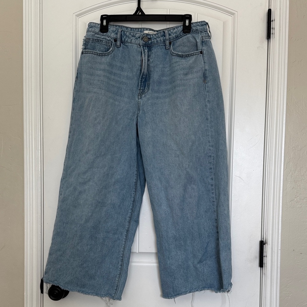 Stylish Light Blue Cropped Women's Jeans
